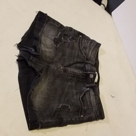 H&M Distressed Jean Shorts black and grey destress - Picture 7 of 7